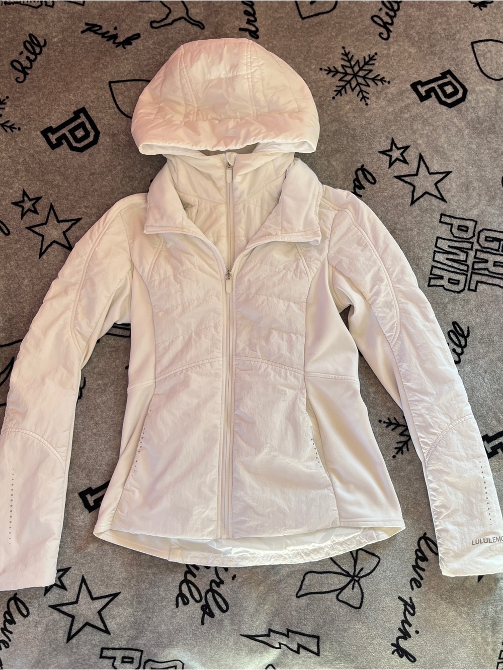 Lululemon White “Another Mile jacket” women’s size 6